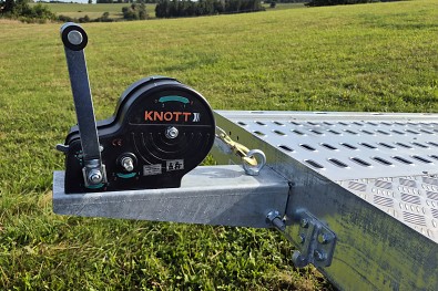 TANATECH Přívěs Balhanger OptiLift 3050 3000kg autopřepravník