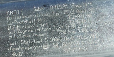 výrobní štítek nájezdové brzdy KNOTT KF 13 pro přívěsy 