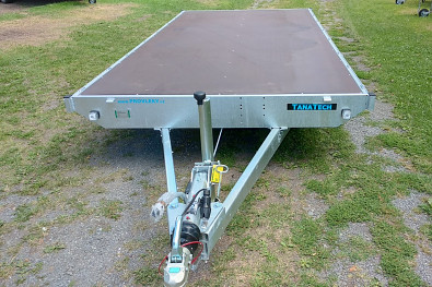TANATECH Autopřepravník Eduard 4020 plato 2700kg 56cm 10" kola nájezdy