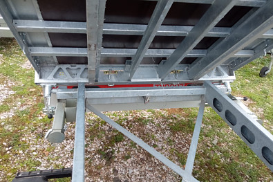 TANATECH Přívěs Eduard 3-straný sklápěč 4018 3500kg, 3 nápravy, Kombi hydraulika