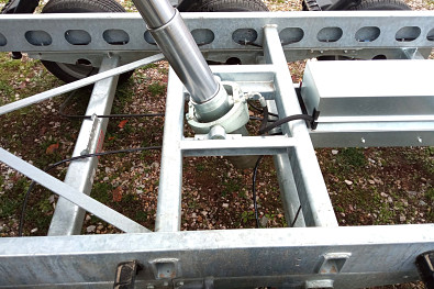 TANATECH Přívěs Eduard 3-straný sklápěč 4018 3500kg, 3 nápravy, Kombi hydraulika