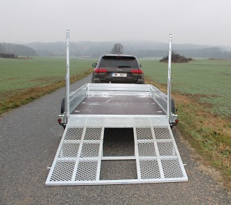 Přívěs UNK pro stavební stroje 3500kg 1,8x3m - masivní zadní nájezdová rampa