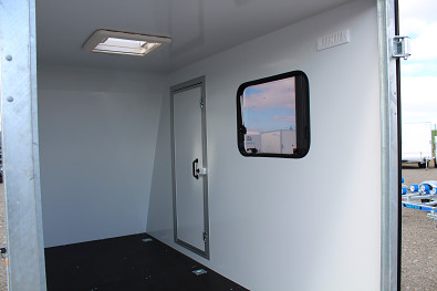 Přívěs skříňový TFS 320S.00 320x150x180cm 750kg XL okna+dveře