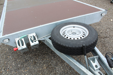 Přívěs UNK 2000x4000 valník 3500kg napr. 4400kg