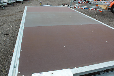 Přívěs UNK 2000x4000 valník 3500kg napr. 4400kg
