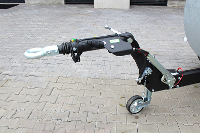 Přívěs ECIM cisternový 1000l 1300kg, výškově stavitelná oje