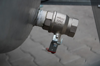Přívěs ECIM cisternový 1000l 1300kg, výškově stavitelná oje