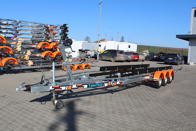 Přívěs na loď Thomas BT-3500L 3500kg kobercové lyžiny