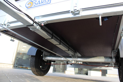 Přívěs Saris MC 255 133 1350kg, čelo otevírací, plachta 150cm