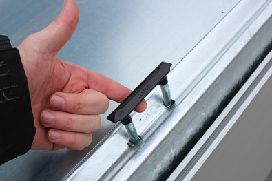 TANATECH Přívěs Saris 1-str. sklápěč K1 276 150 2000 35cm Manual, sklápěcí přívěs, sklopka