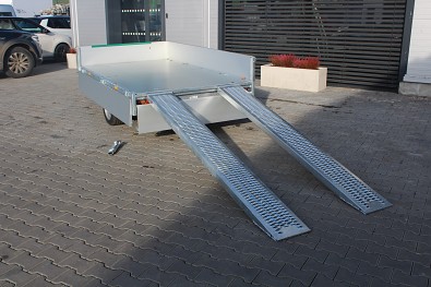 TANATECH Přívěs Eduard 2615 1-stranný sklápěč 1500kg kola R13 vč. nájezdů
