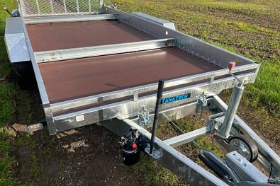 TANATECH Přepravník aut a bagrů Lider 4,5x1,9 3500kg hydr. sklopný