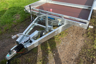 TANATECH Přepravník aut a bagrů Lider 4,5x1,9 3500kg hydr. sklopný