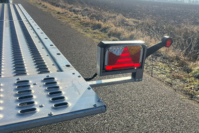 TANATECH Přívěs Lorries PLI35-5021 3500kg sklopný autopřepravník