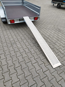 Nájezd alu rovný 2500x260mm nosnost 500kg/ks použit na přívěsu pro snadné najetí 