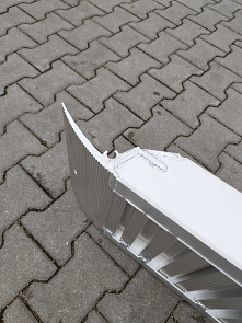 Nájezd hliníkový Heavy Duty 300x30cm, nosnost 1650kg/ks TANATECH masivní patka pro snadné uložení na ložné ploše , zajištění čepem