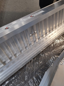 Nájezd hliníkový Heavy Duty 300x30cm, nosnost 1650kg/ks TANATECH spodní strana