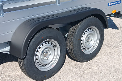 TANATECH Přívěs Saris MP 305 153 2700kg vč. nájezdů