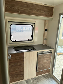 Přívěs skříňový Tomplan TFS 550.01 2700kg Speed caravan