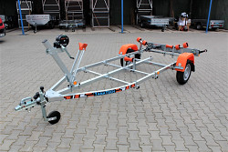 Přívěs na loď Thomas 750L 750kg